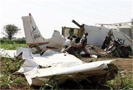هواپیمای آموزشی در چناران سقوط کرد/ دو نفر مجروح شدند