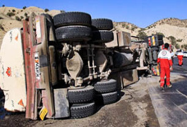 واژگونی مرگبار کامیون نفتکش عراق در جاده اندیمشک