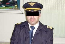 خلبان قلابی دستگیر شد/ اخاذی از دختران جوان با پیشنهاد ازدواج