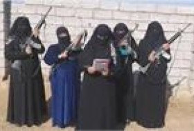داعش زنان را هم به جان هم انداخت+عکس