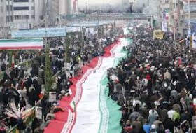حضور در راهپیمایی ۲۲ بهمن مشت محکمی بر دهان استکبار جهانی است