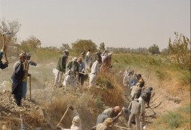 لایروبی انهار منطقه سیستان توسط کشاورزان