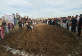 بازی های بومی و محلی در روستای گت برگزار شد