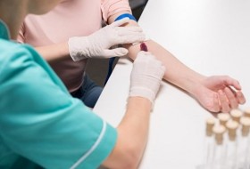 آزمایش خونی که سرطانی ها را از شیمی درمانیِ غیرضروری رها می کند