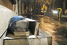 اسکان افراد بی خانمان در شب های سرد زمستان