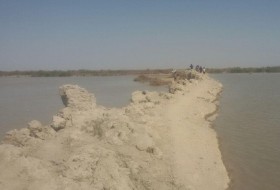 خروج آب از مهمترین منطقه منشا ریزگرد ها در سیستان/دادستان زابل: تا چند روز آینده بند درد و دل مسدود می شود