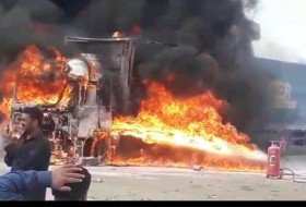 آتش سوزی یک کامیون در گمرک میلک