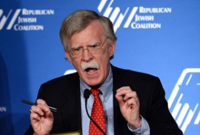 بولتون: ایران باید برای کنار گذاشتن آرمان‌های هسته‌ای‌اش تحت فشار قرار گیرد!