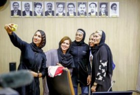 یادگاری سلبریتی های مهربان برای ایران