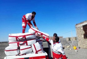 حضور تیم های متخصص امداد و نجات هلال احمر شهرستان نیمروز در مناطق سیل زده