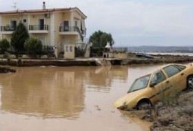 حادثه سیل در یونان حداقل ۷ کشته بر جا گذاشت