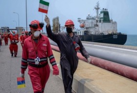 نخستین نفتکش ایرانی بدون مزاحمت به ونزوئلا رسید/ دو نفتکش دیگر در راهند