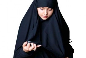 بانوان باحجاب از نگاه های شیطانی در امان هستند/پوشش اسلامی، بارزترین نشانه هویت زن مسلمان است